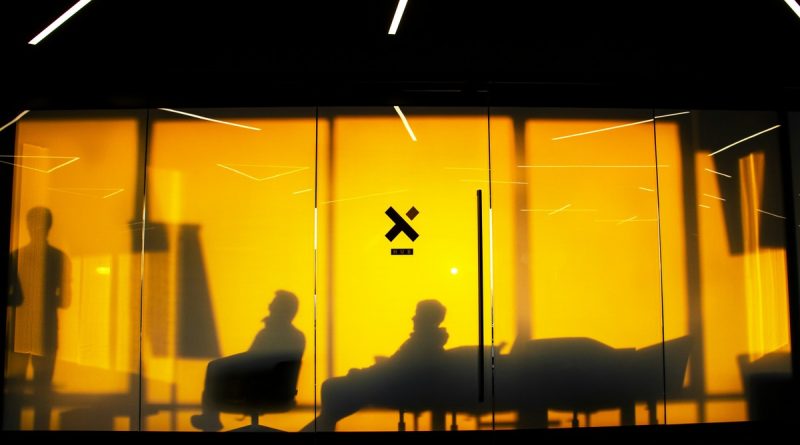employee stressed by mandatory notice period at work
